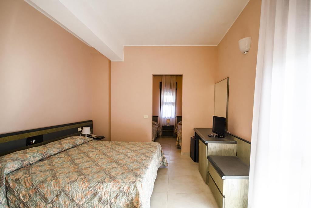 Torre Del Sole Hotel Tarquinia Room photo