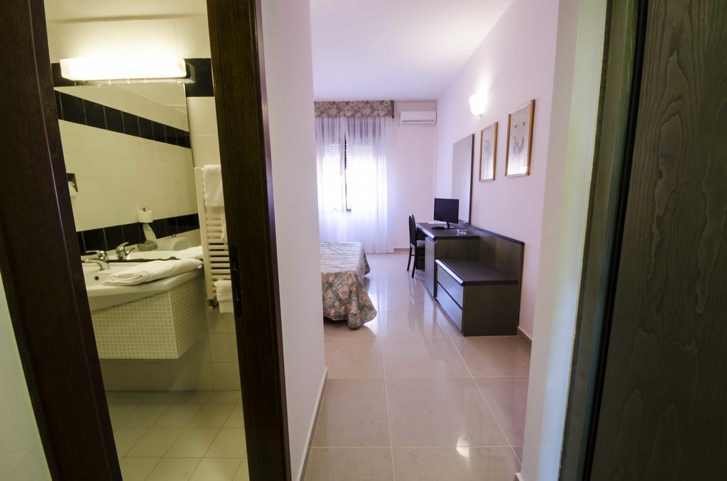 Torre Del Sole Hotel Tarquinia Exterior photo