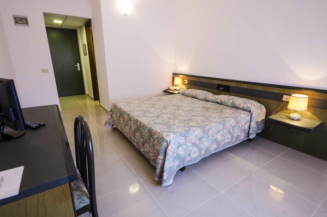Torre Del Sole Hotel Tarquinia Exterior photo